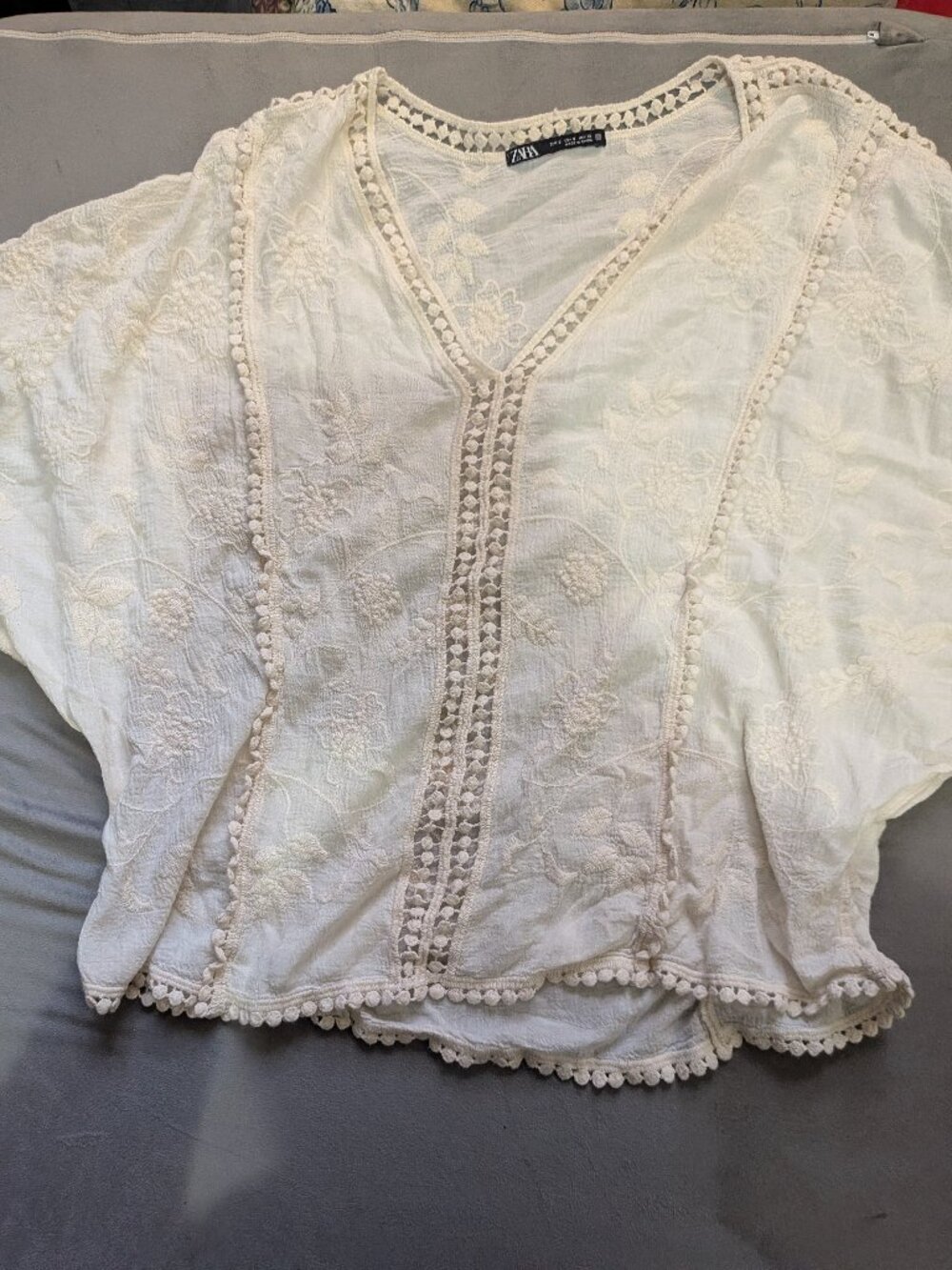 S Zara Embroidered White/Cream Top
